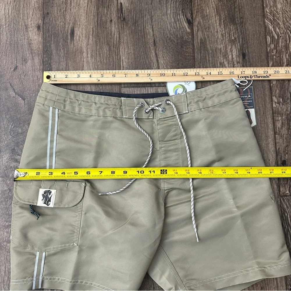 Vissla Nylon Shorts Men’s Size 31 Khaki